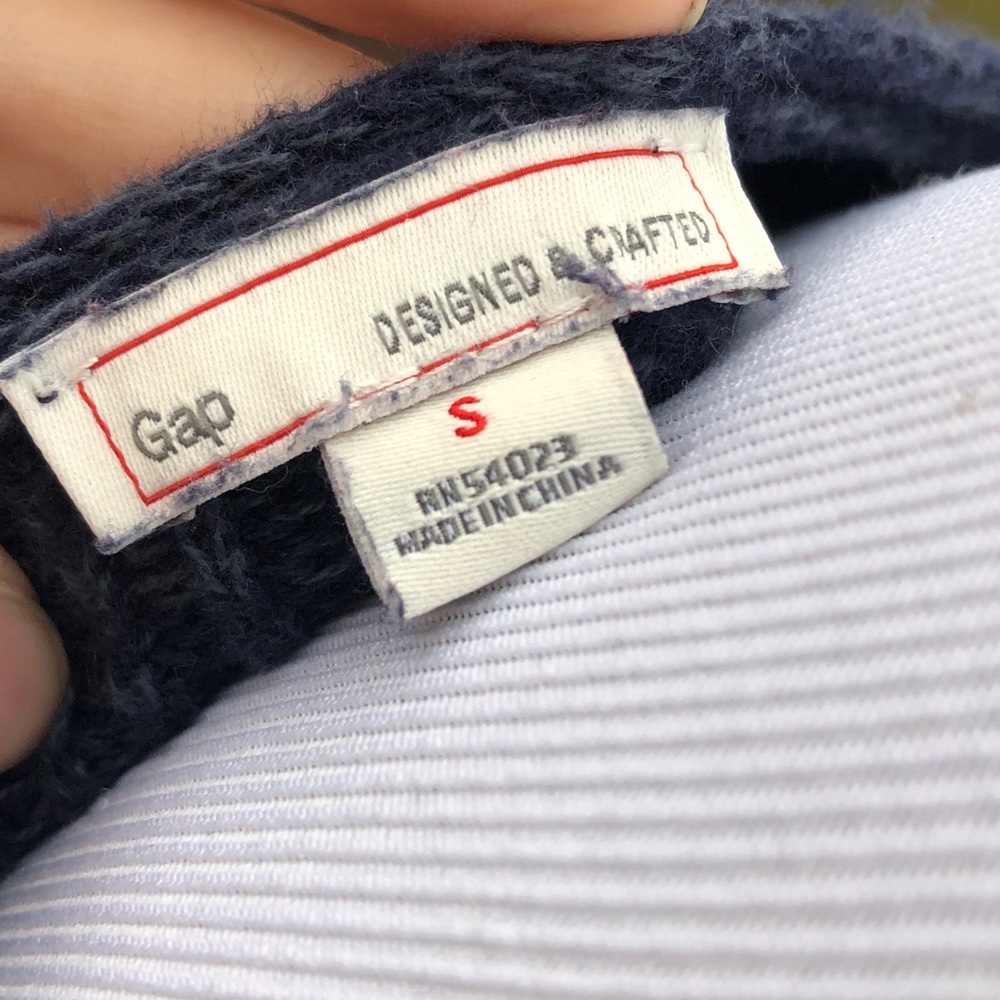 American Eagle Sweater - Picture 10 of 11